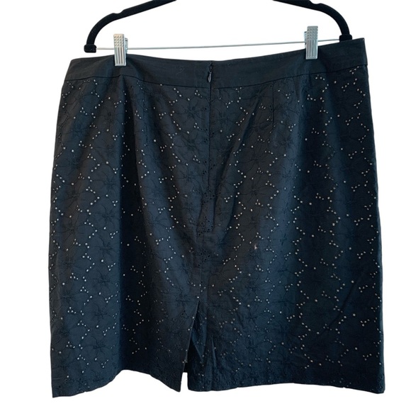 Ann Taylor LOFT Factory Black Eyelet 100% Cotton Lined Skirt Pockets Size 16 - Picture 2 of 6